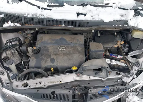 2015 Toyota Sienna Xle Premium 8 Passenger z USA, uszkodzony, nr VIN 5TDYK3DC8FS630020